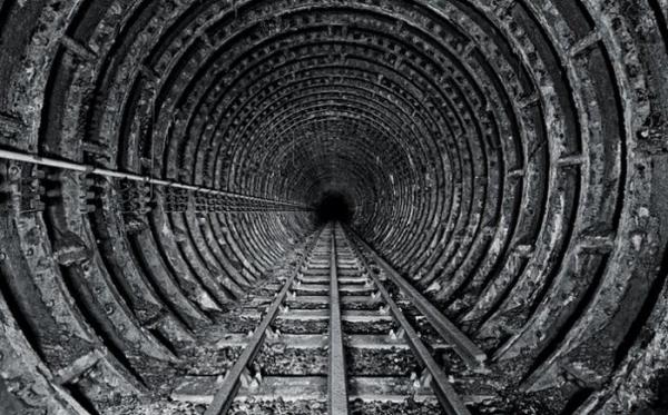 Подземный мир столицы Великобритании глазами известного фотографа (ФОТО)