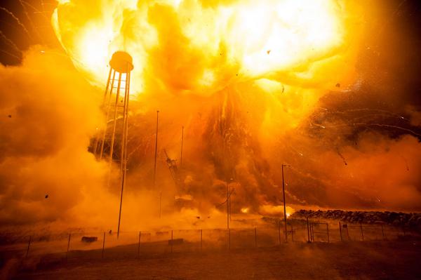 NASA показало момент взрыва ракеты-носителя Antares (ФОТО)