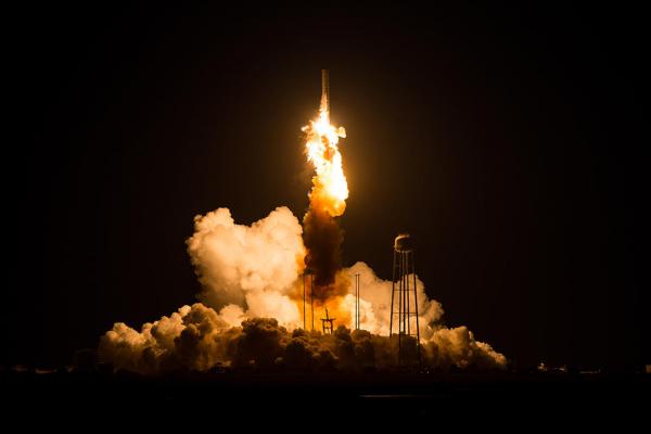 NASA показало момент взрыва ракеты-носителя Antares (ФОТО)