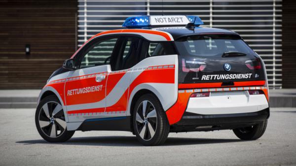 BMW продемонстрировал модификацию электрокара i3 Fire Car (ФОТО)