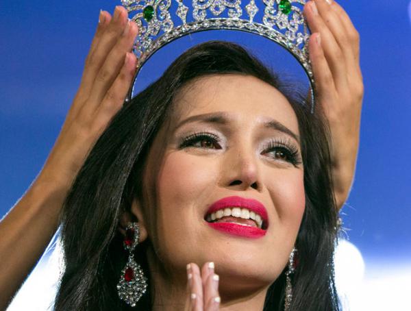 В Таиланде выбрали королеву красоты среди транссексуалов (ФОТО)