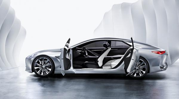Infiniti бросает вызов Mercedes S-Class (ФОТО)