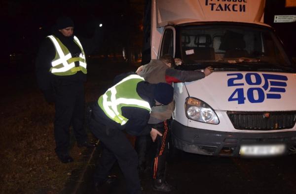 В Харькове грузовик сбил полицейского (ФОТО)