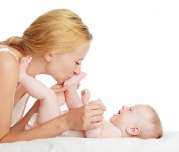 Нежные иллюстрации о материнской заботе (ФОТО)