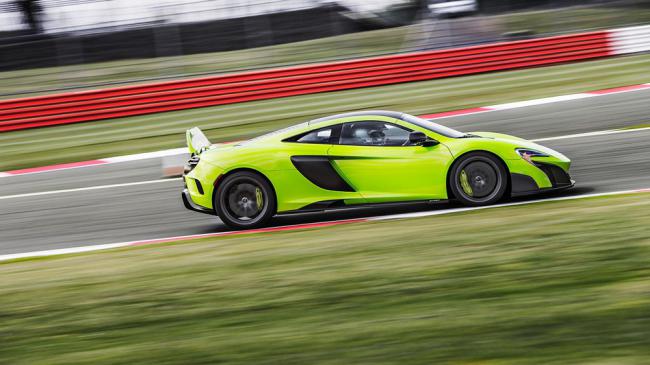 McLaren представил эксклюзивный суперкар 675LT (ФОТО)