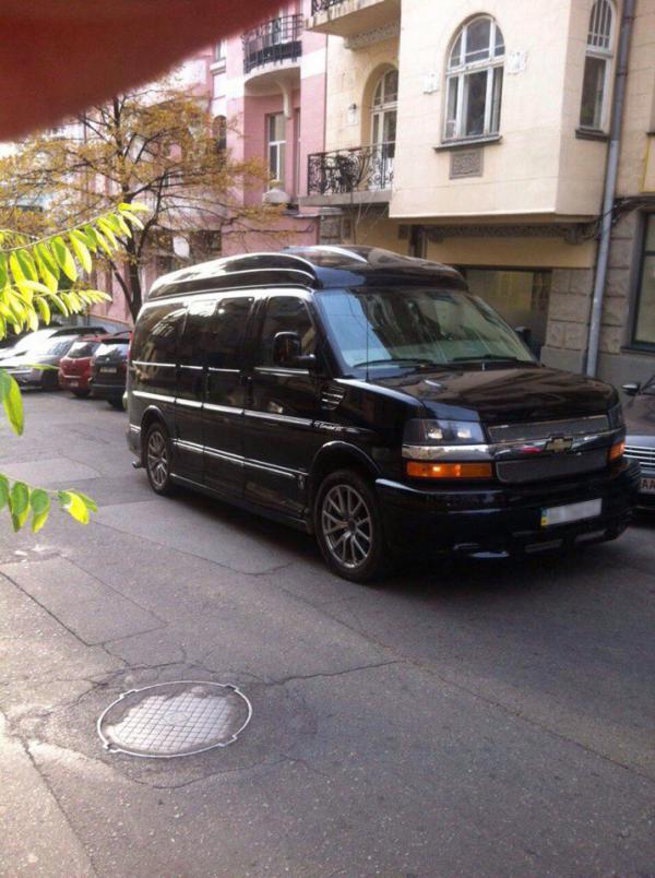 Оля Полякова «нагастролировала» на роскошный автомобиль (ФОТО)