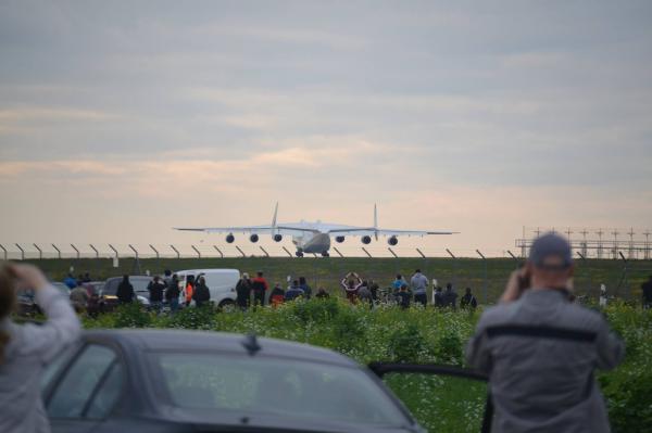 Визит украинского АН-225 в Германию вызвал небывалый ажиотаж (ФОТО)
