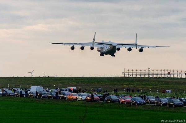 Визит украинского АН-225 в Германию вызвал небывалый ажиотаж (ФОТО)