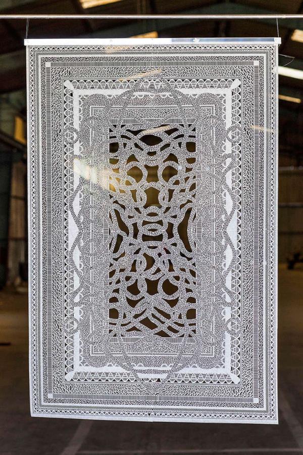 Греческий художник создает одежду из... бумаги (ФОТО)