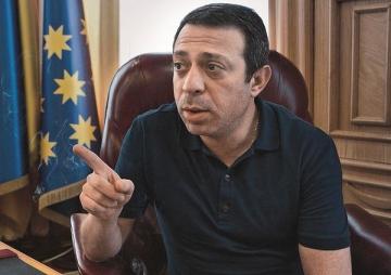 Скандальный лидер партии “УКРОП” назвал главного коррупционера Украины