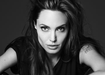 Анджелина Джоли рассказала о своей зависимости