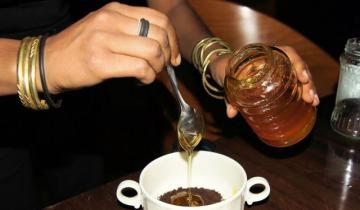 Кофе с медом как средство борьбы с болью в животе