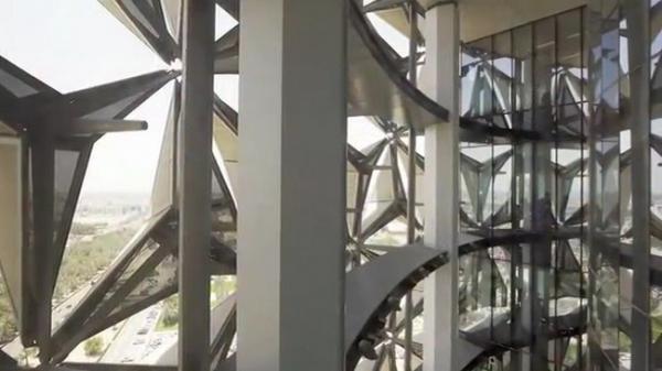 Шедевры современной архитектуры. Уникальные башни в Эмиратах (ВИДЕО)