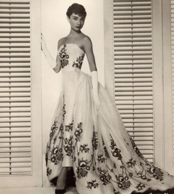 Легенды мирового кино. Неповторимая Одри Хепберн (ФОТО)