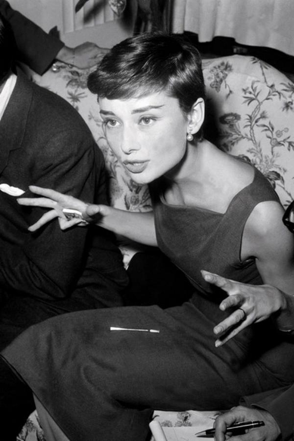 Легенды мирового кино. Неповторимая Одри Хепберн (ФОТО)