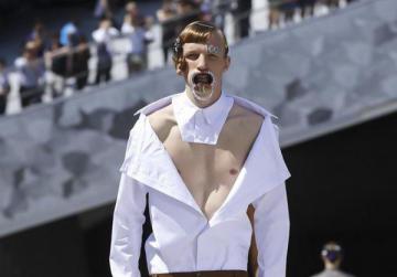 Мужской показ мод в Париже не для слабонервных (ФОТО)