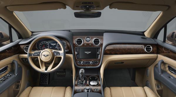 Компания Bentley представила первый экземпляр роскошного внедорожника (ФОТО)