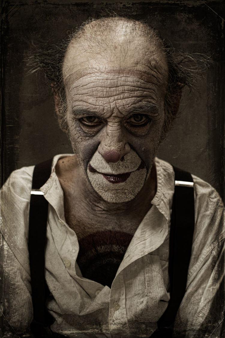 Французский фотограф показал самых страшных клоунов (ФОТО)
