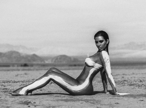 Ким Кардашьян обвиняют в использовании Photoshop (ФОТО)