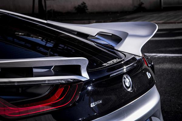 В Японии прокачали гибридный спорктар BMW i8 (ФОТО)