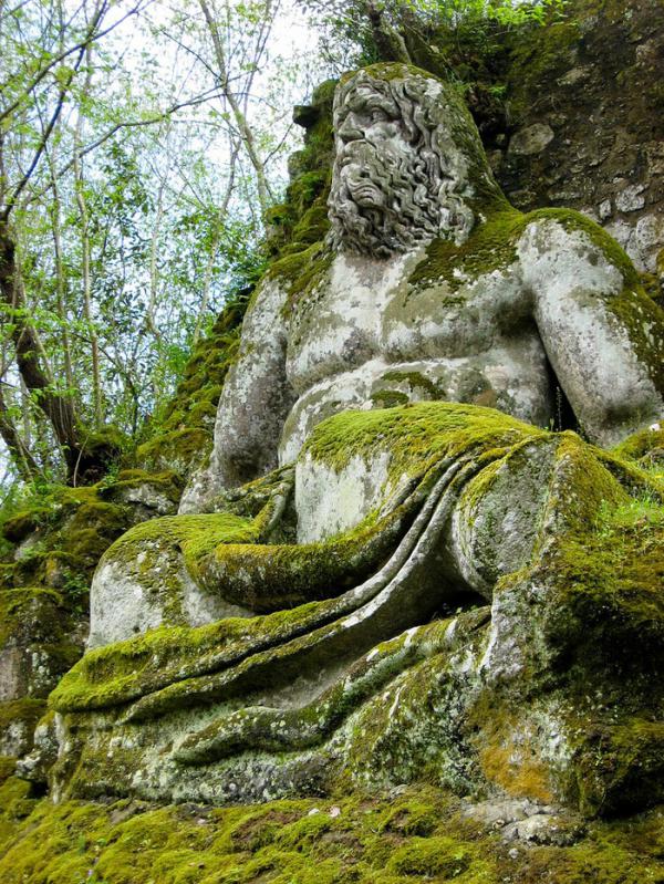 Загадочный и леденящий душу парк ужасов в Италии (ФОТО)	