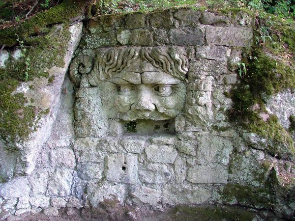 Загадочный и леденящий душу парк ужасов в Италии (ФОТО)	