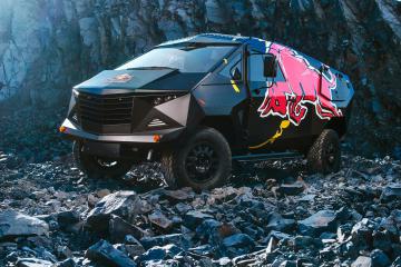 Компания Red Bull представила броневик на базе Land Rover (ФОТО)
