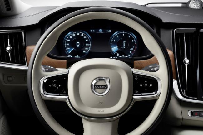 Volvo провела виртуальный релиз седана S90 (ФОТО)