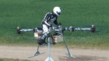 Венгерские инженеры создали летающий мотоцикл (ВИДЕО)