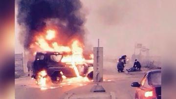 В Петербурге сожгли автомобиль вместе с полицейскими (ВИДЕО)