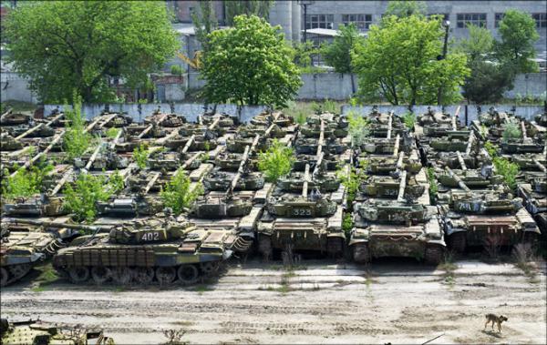 Полузаброшенный бронетанковый ремонтный завод в Харькове (ФОТО)