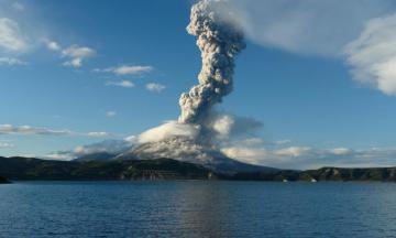 В Японии проснулся один из крупнейших вулканов (ФОТО)