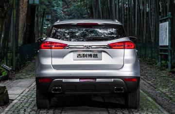 Компания Geely показала новые фотографии обновленного кроссовера (ФОТО)