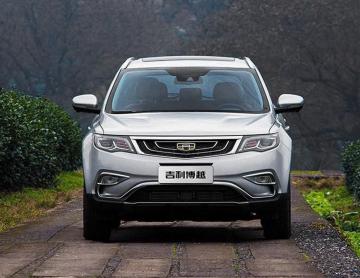 Компания Geely показала новые фотографии обновленного кроссовера (ФОТО)