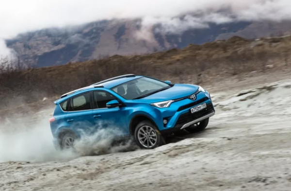 Рестайлинговый Toyota RAV4: первое знакомство (ФОТО)