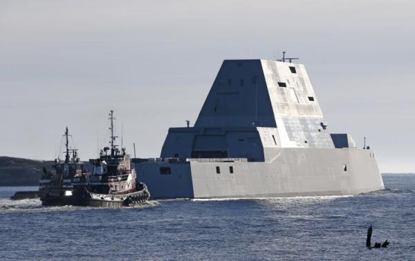 Футуристический миноносец ВМС США вышел в море (ФОТО)