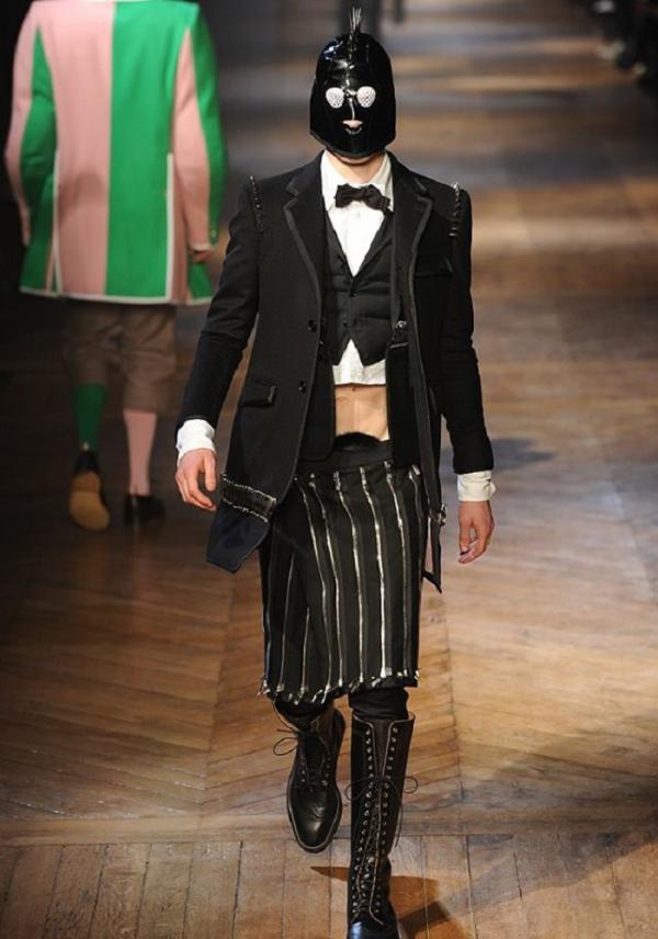 Шедевры современных кутюрье, на которые страшно смотреть (ФОТО)