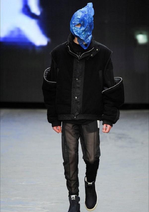 Шедевры современных кутюрье, на которые страшно смотреть (ФОТО)