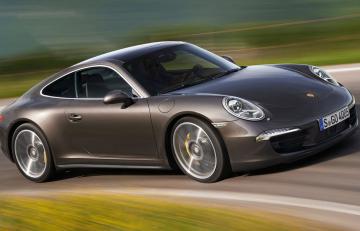 Porsche продала рекордное количество автомобилей в 2015 году