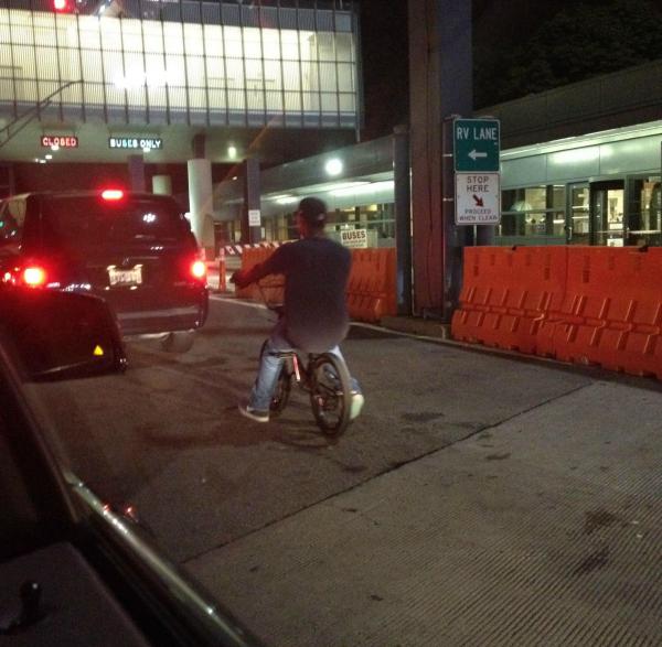 20 людей, которым наплевать на то, что происходит у них под носом (ФОТО)