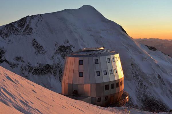 Последний оплот альпинистов: эко-отель на высоте 1500 метров (ФОТО)