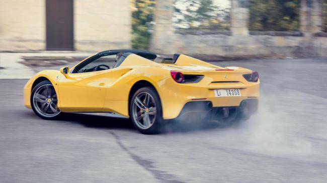 Ferrari 488 Spider в действии (ФОТО)