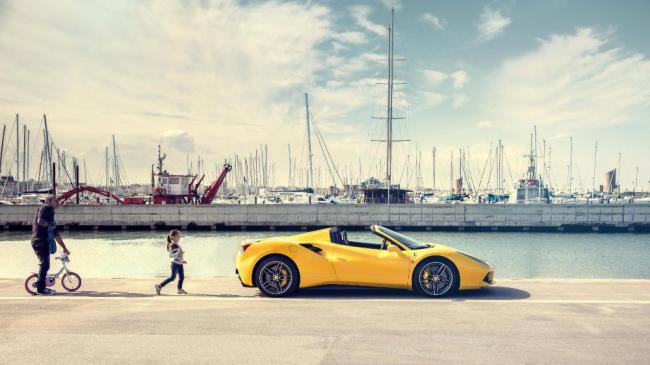 Ferrari 488 Spider в действии (ФОТО)