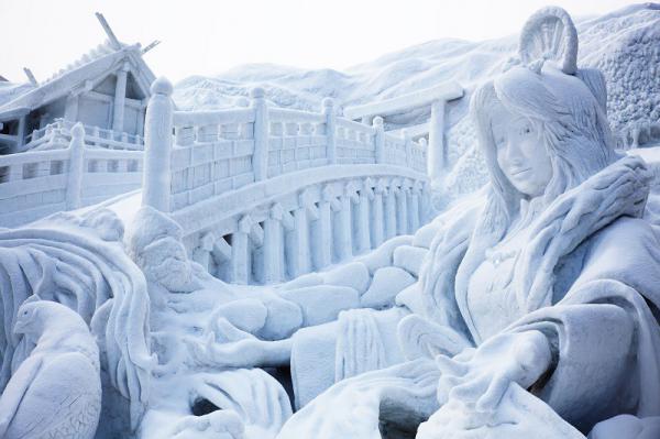 Невероятные скульптуры из льда (ФОТО)