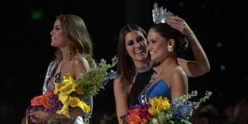 Ведущий конкурса «Мисс Мира-2015» перепутал победительниц (ВИДЕО)
