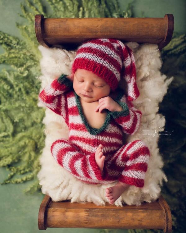 С новым счастьем! Новорожденные малыши в новогодней фотосессии (ФОТО)