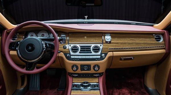 Компания Rolls-Royse выпустила абсолютно эксклюзивный автомобиль (ФОТО)