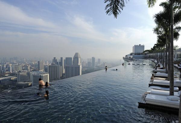 Бассейн в облаках: Marina Bay Sands в Сингапуре (ФОТО)