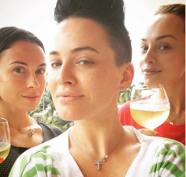 Даша Астафьева показала селфи без макияжа из Майами (ФОТО)