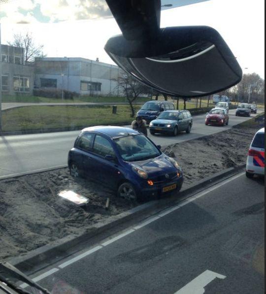 Новая подборка зимних автоприколов (ФОТО) Новая подборка зимних автоприколов (ФОТО)